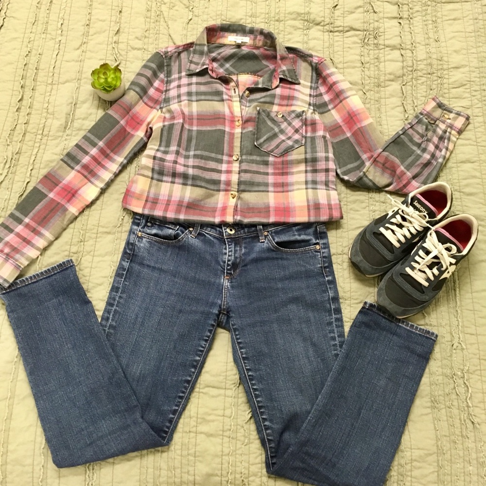 EUC Maurice’s plaid cotton button down shirt